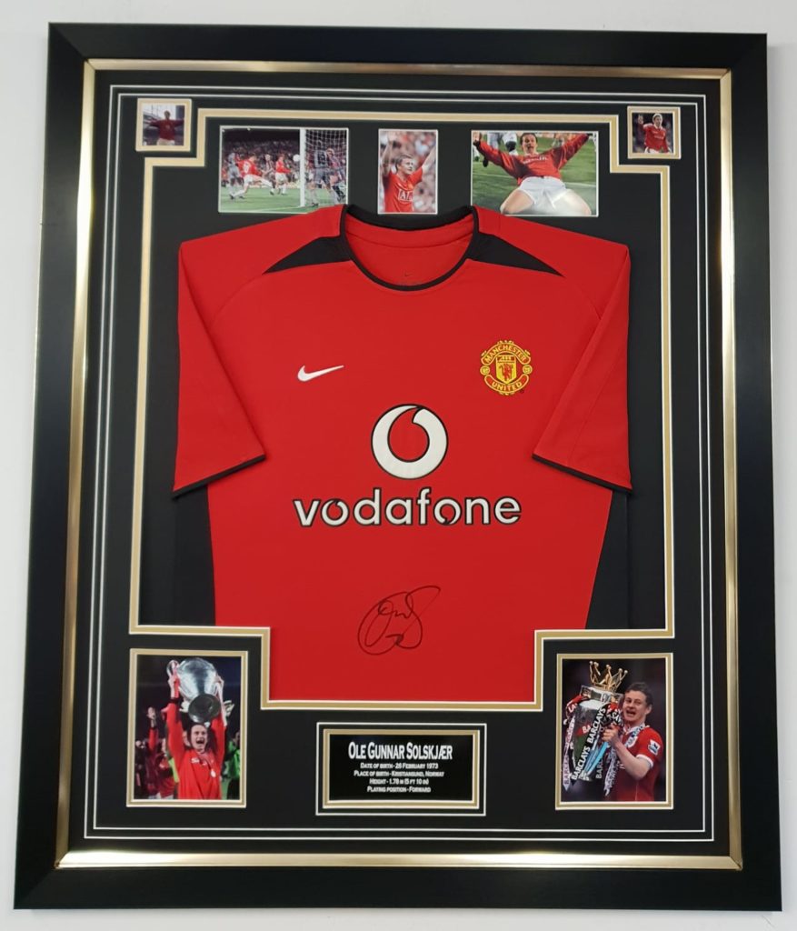 framed man utd shirt